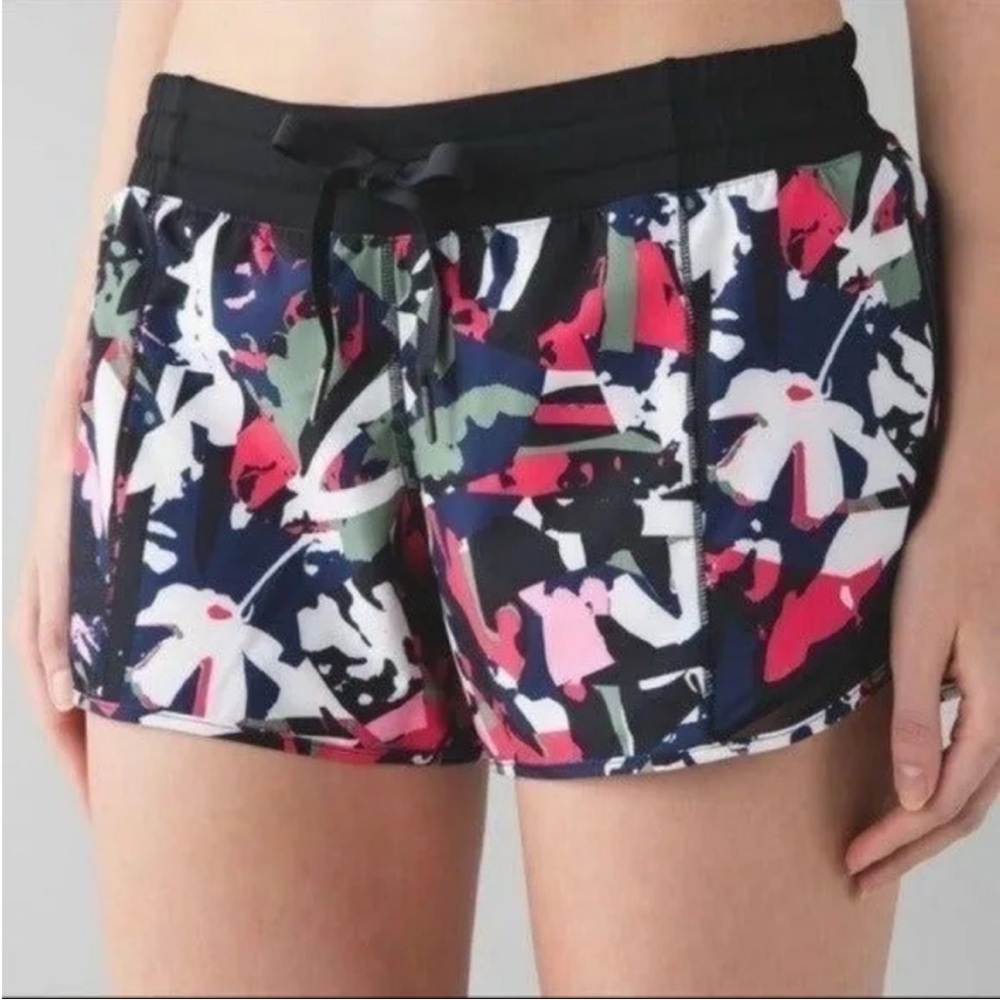 Lululemon Hotty Hot Short in Pop Cut Boom Juice